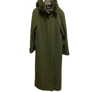Jones New York long coat size 8 fur trim cashmere wool coat green olive